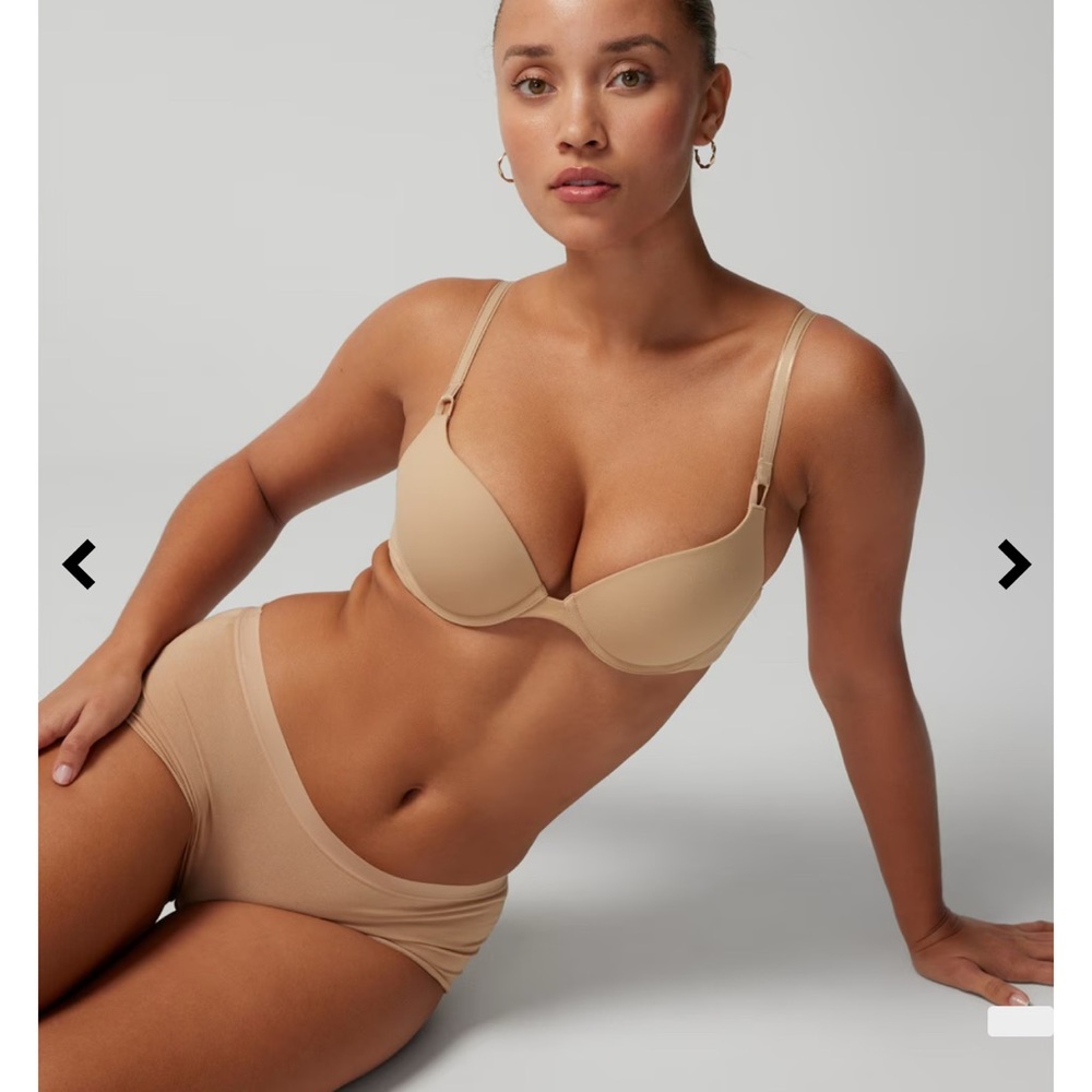 SOMA Embraceable Push Up Plunge Bra 36C